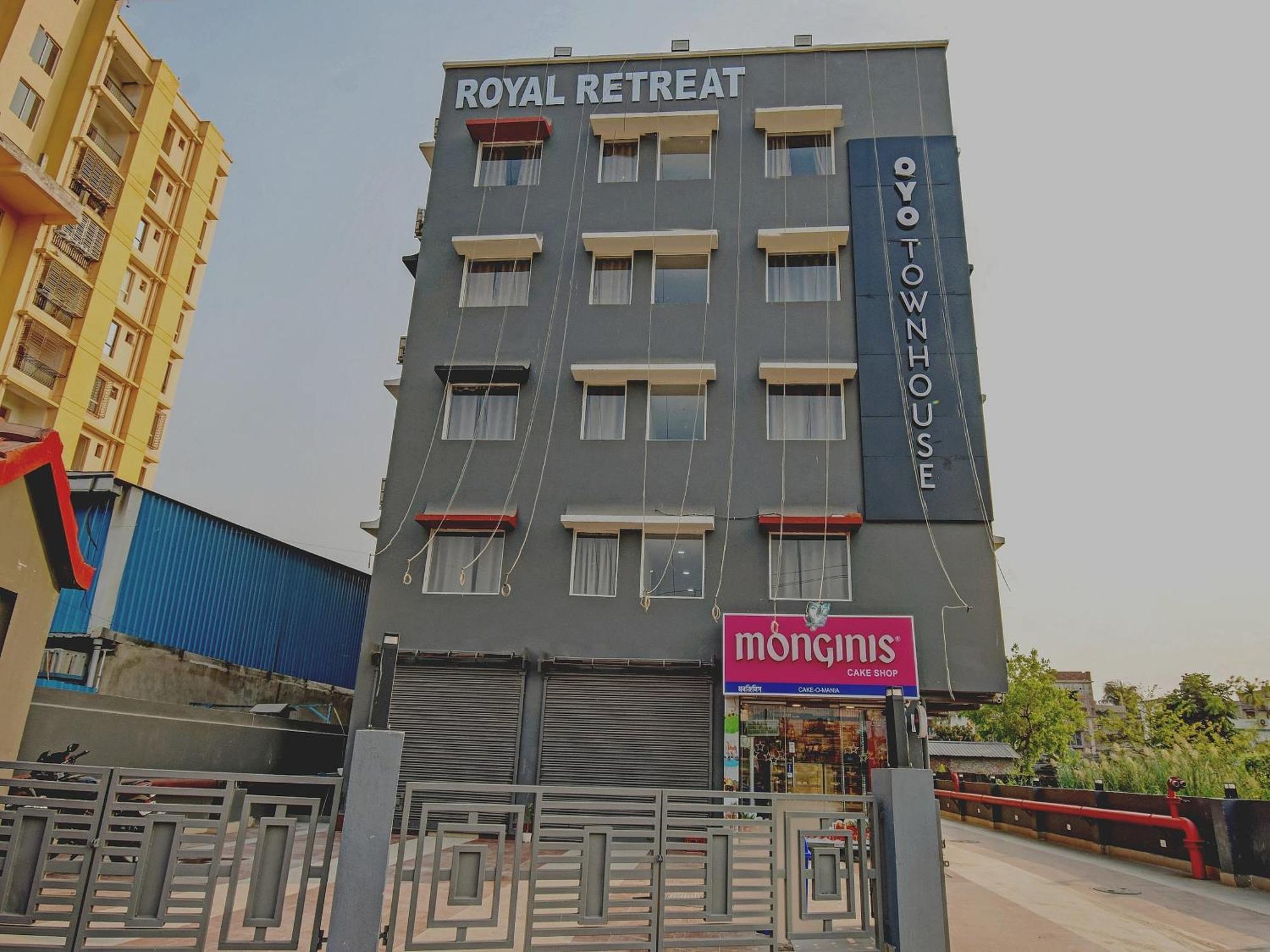 Super Townhouse The Royal Retreat Hotel Garui Exterior photo